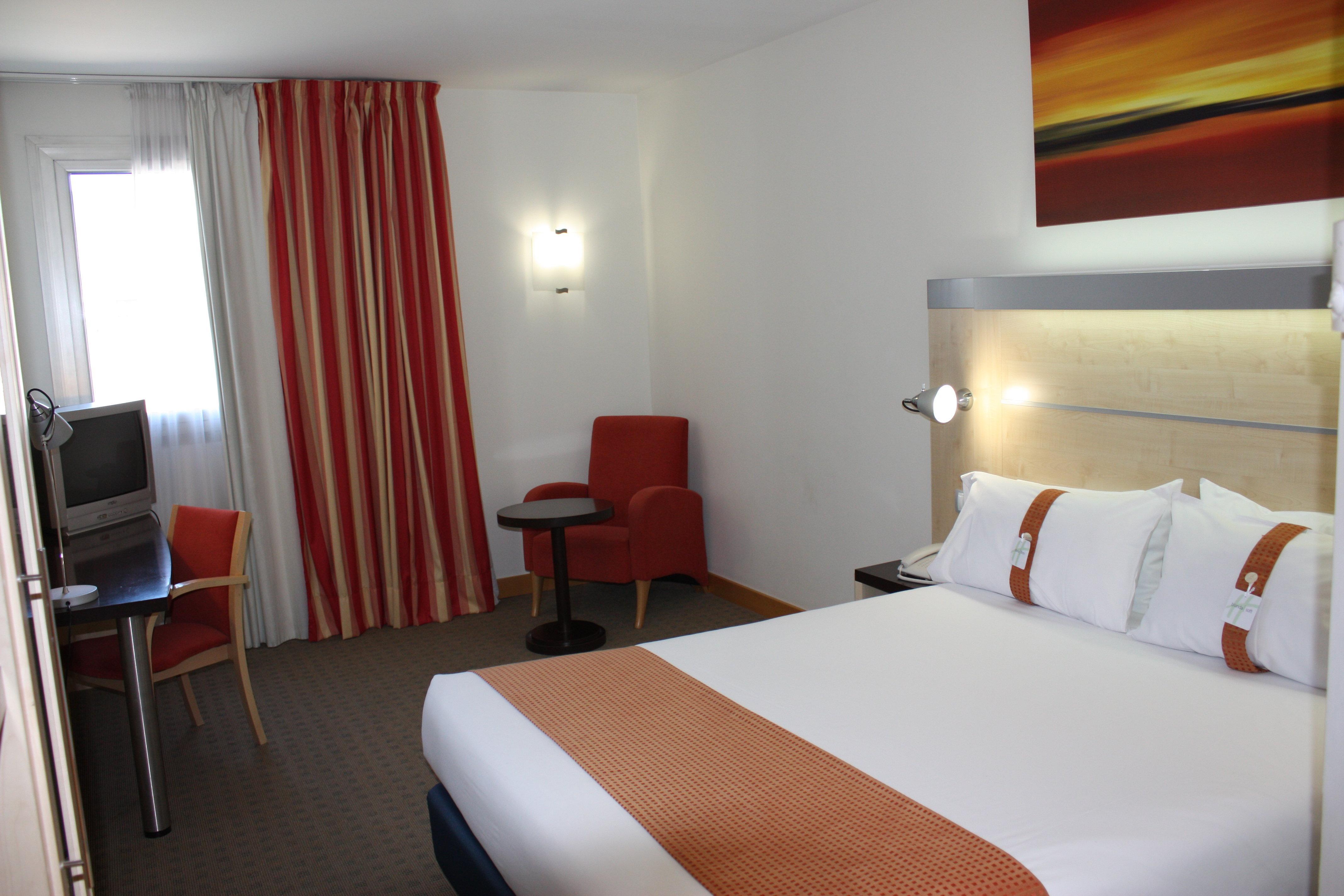 Holiday Inn Express Molins De Rei By Ihg Exterior photo