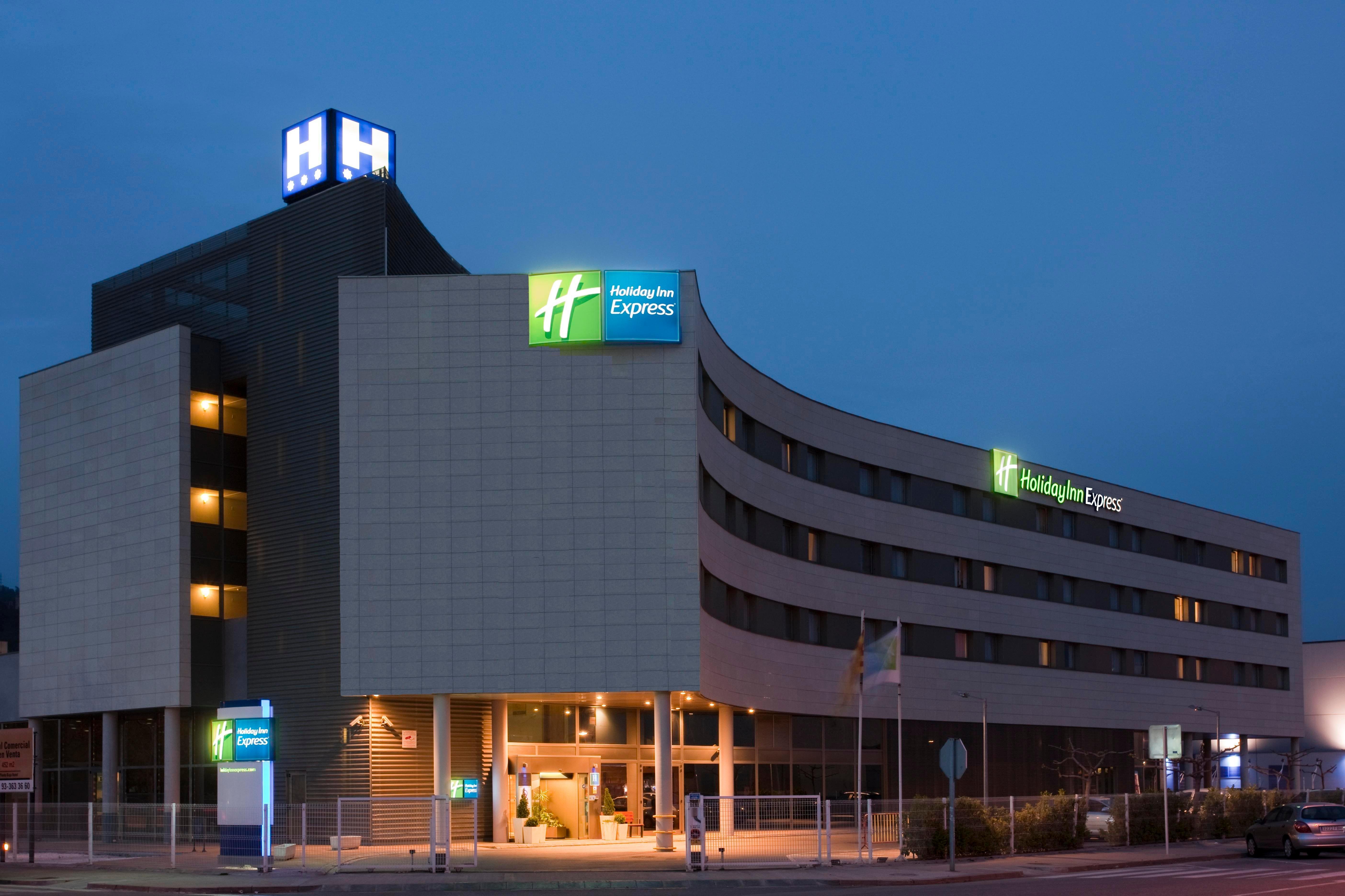 Holiday Inn Express Molins De Rei By Ihg Exterior photo