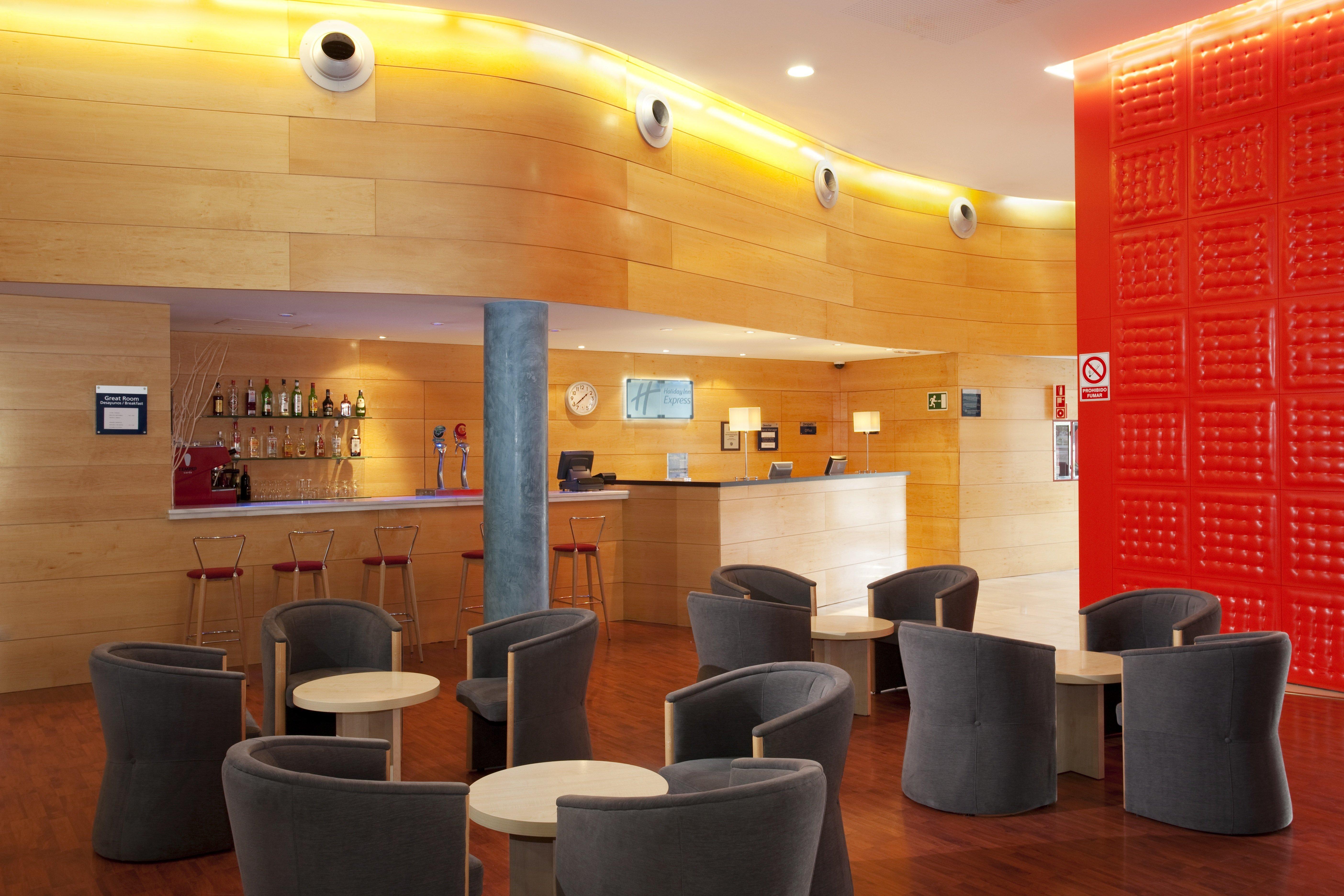 Holiday Inn Express Molins De Rei By Ihg Restaurant photo