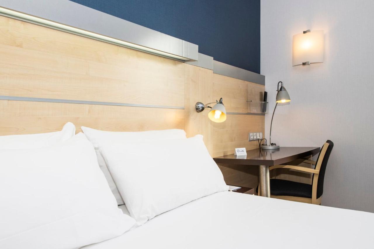 Holiday Inn Express Molins De Rei By Ihg Exterior photo