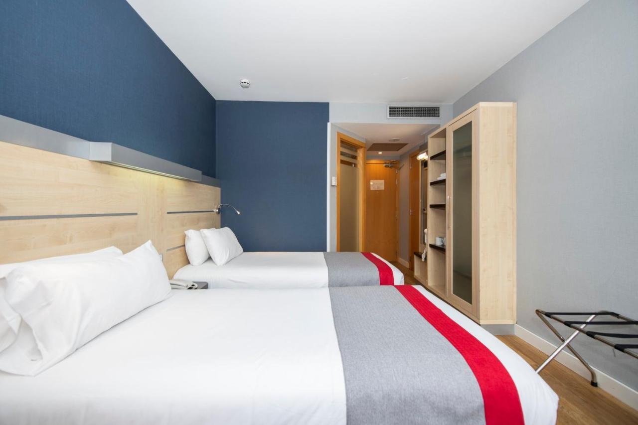 Holiday Inn Express Molins De Rei By Ihg Exterior photo
