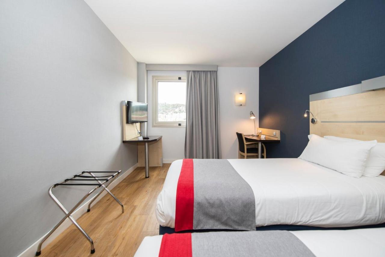 Holiday Inn Express Molins De Rei By Ihg Exterior photo