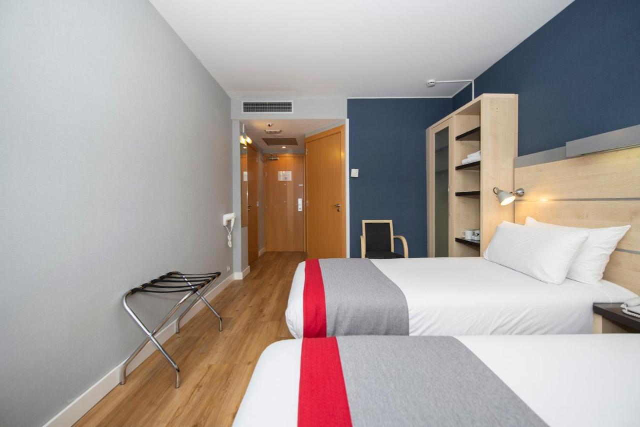 Holiday Inn Express Molins De Rei By Ihg Exterior photo