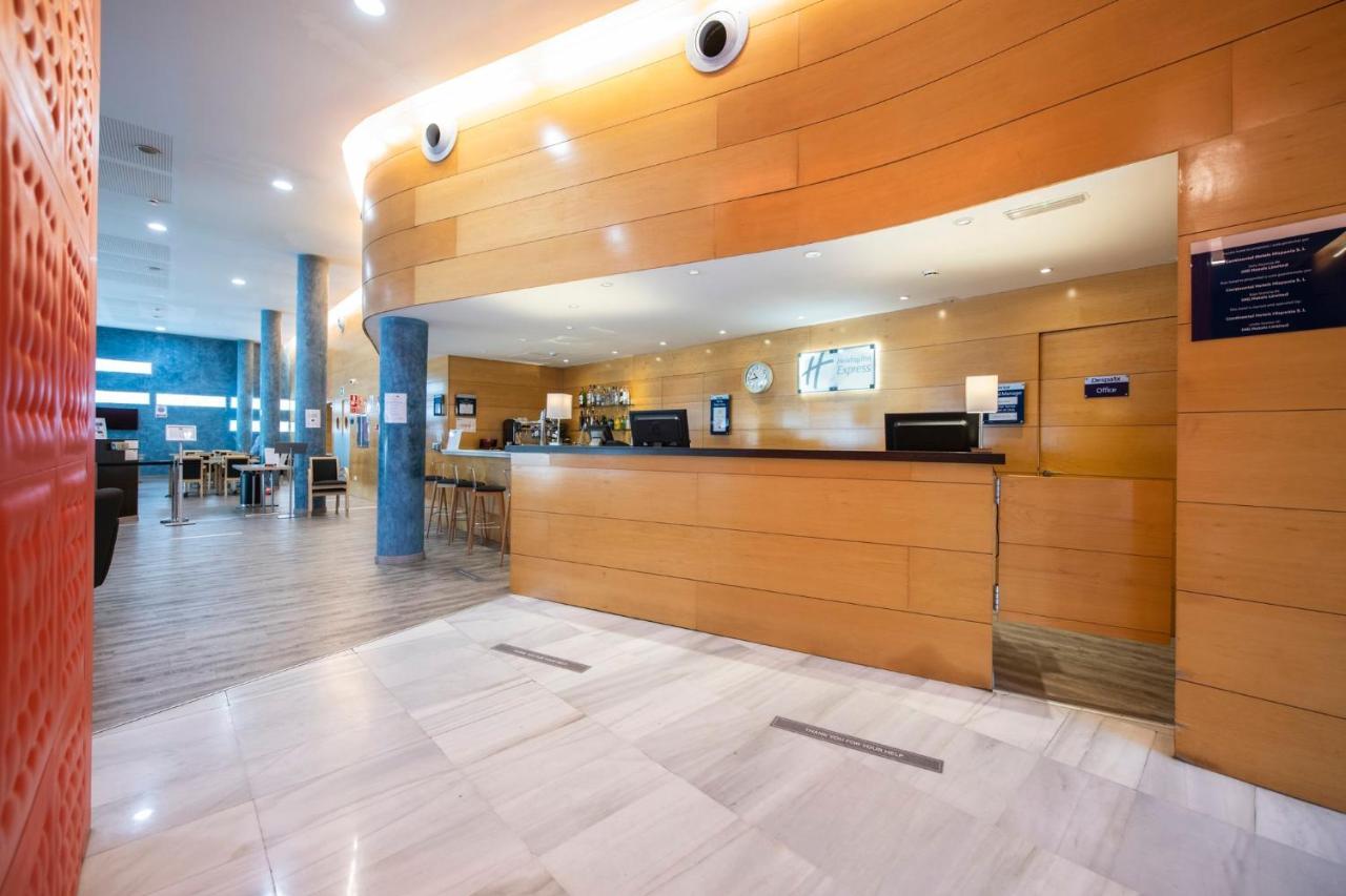Holiday Inn Express Molins De Rei By Ihg Exterior photo