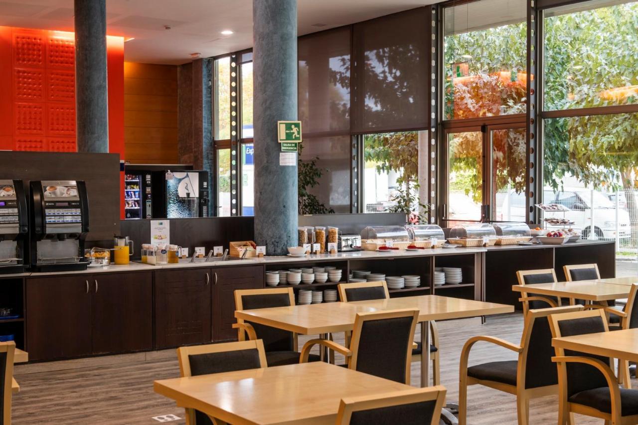 Holiday Inn Express Molins De Rei By Ihg Exterior photo