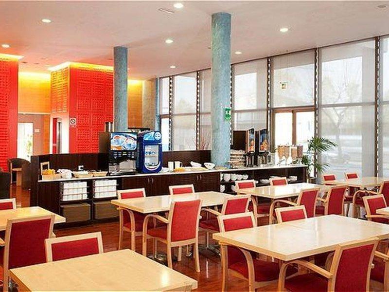 Holiday Inn Express Molins De Rei By Ihg Exterior photo