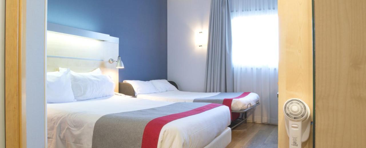 Holiday Inn Express Molins De Rei By Ihg Exterior photo
